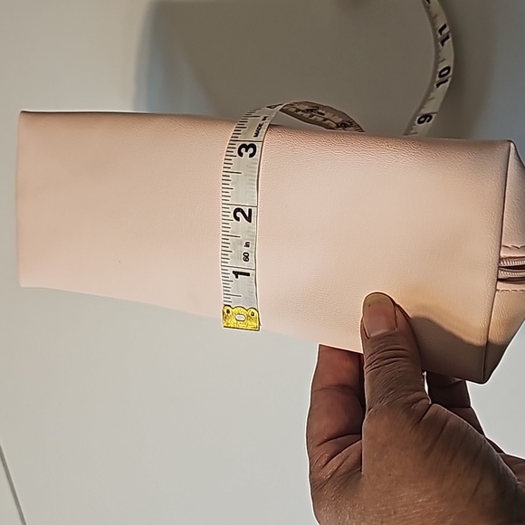 Givenchy Parfums Toiletry Logo Cosmetic Bag Travel Pouch Clutch Pink Shell shape - Picture 8 of 9